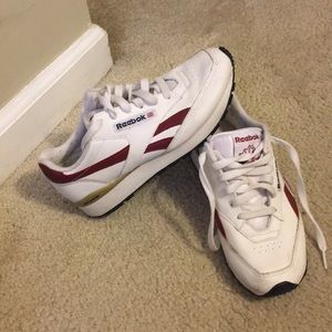 Womens Reebok Classic Sneakers, size 7.